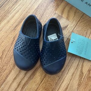 Tiny Toms navy blue water shoes size 5